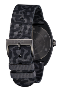 Light-Wave Black / Scribble View 3